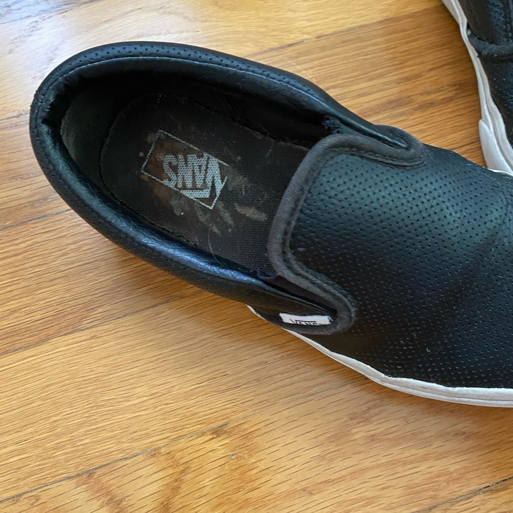 Vans - Picture 3 of 5